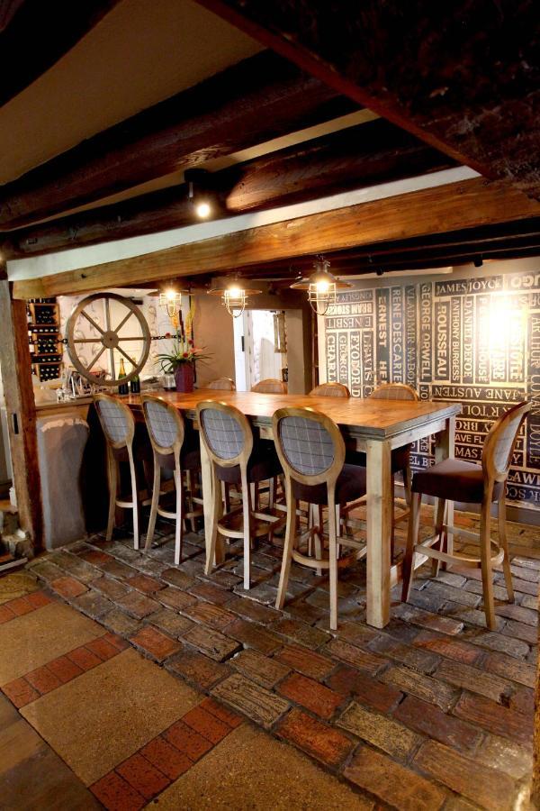 The Crown At Playhatch Bed & Breakfast 3*