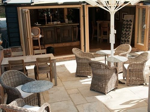 The Crown At Playhatch Bed & Breakfast