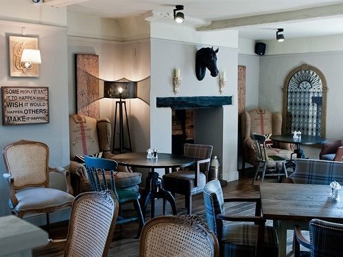 The Crown At Playhatch Bed & Breakfast